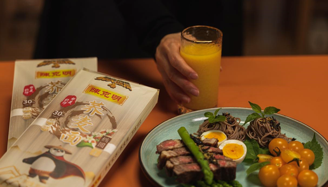 “挂面第一股”，也要下场开餐饮店了