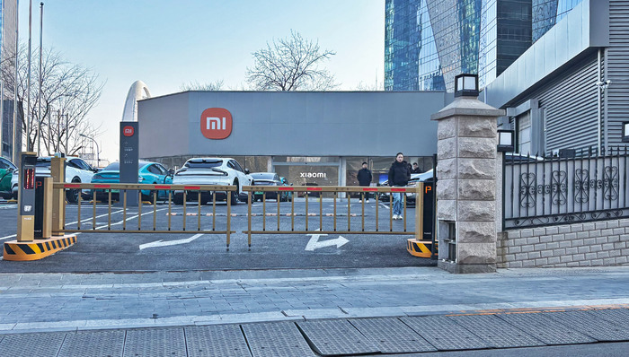 小米两款车型市场表现两极分化，罕见推出“现车选购”模式