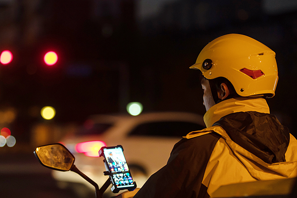 【独家】外卖大战巷战仍激烈，骑手争夺仍是冬季重点