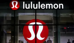 股价腰斩后，lululemon把CEO换掉了