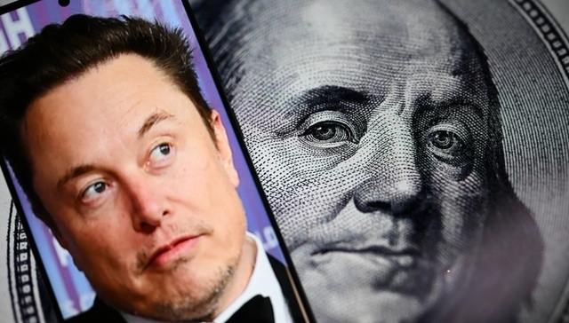 马斯克成为史上首位身家超7000亿美元富豪，千亿美元薪酬方案获恢复