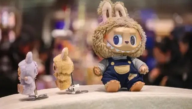 泡泡玛特没变，资本先变脸了