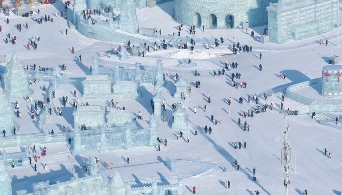 元旦哈尔滨旅游预订量暴涨260%，冰雪经济热度持续
