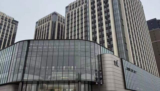 胖东来凌晨公布“三胖”试营业，于东来此前多次现身商场考察