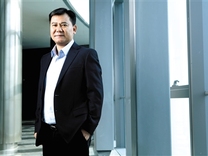 豪赌“养老”，张近东能否从头再来？