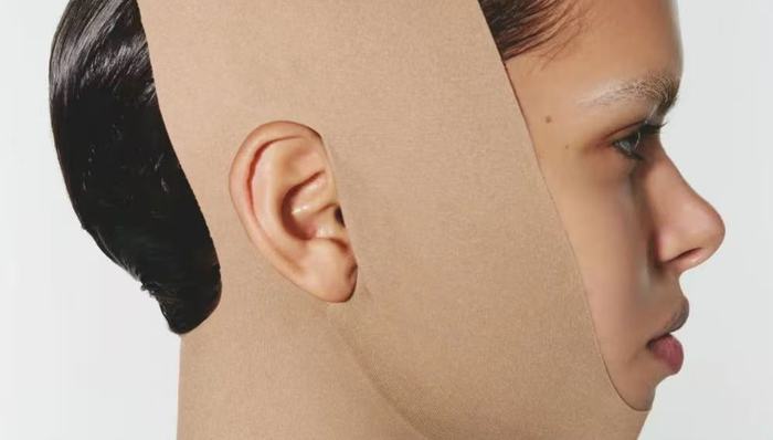 靠塑脸衣收割流量的Skims闯入中国运动服红海