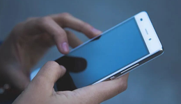 2025“最大赌注”：为什么所有厂商都押宝AI手机？