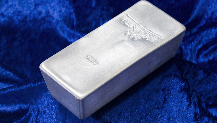 国投白银LOF涨停三日后迎跌停，溢价率回落至45.45%