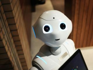 问题不是“AI能做什么”，而是“人类还剩下什么”| 2025人工智能盘点