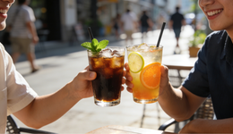 2025年，奶茶向下，咖啡向上