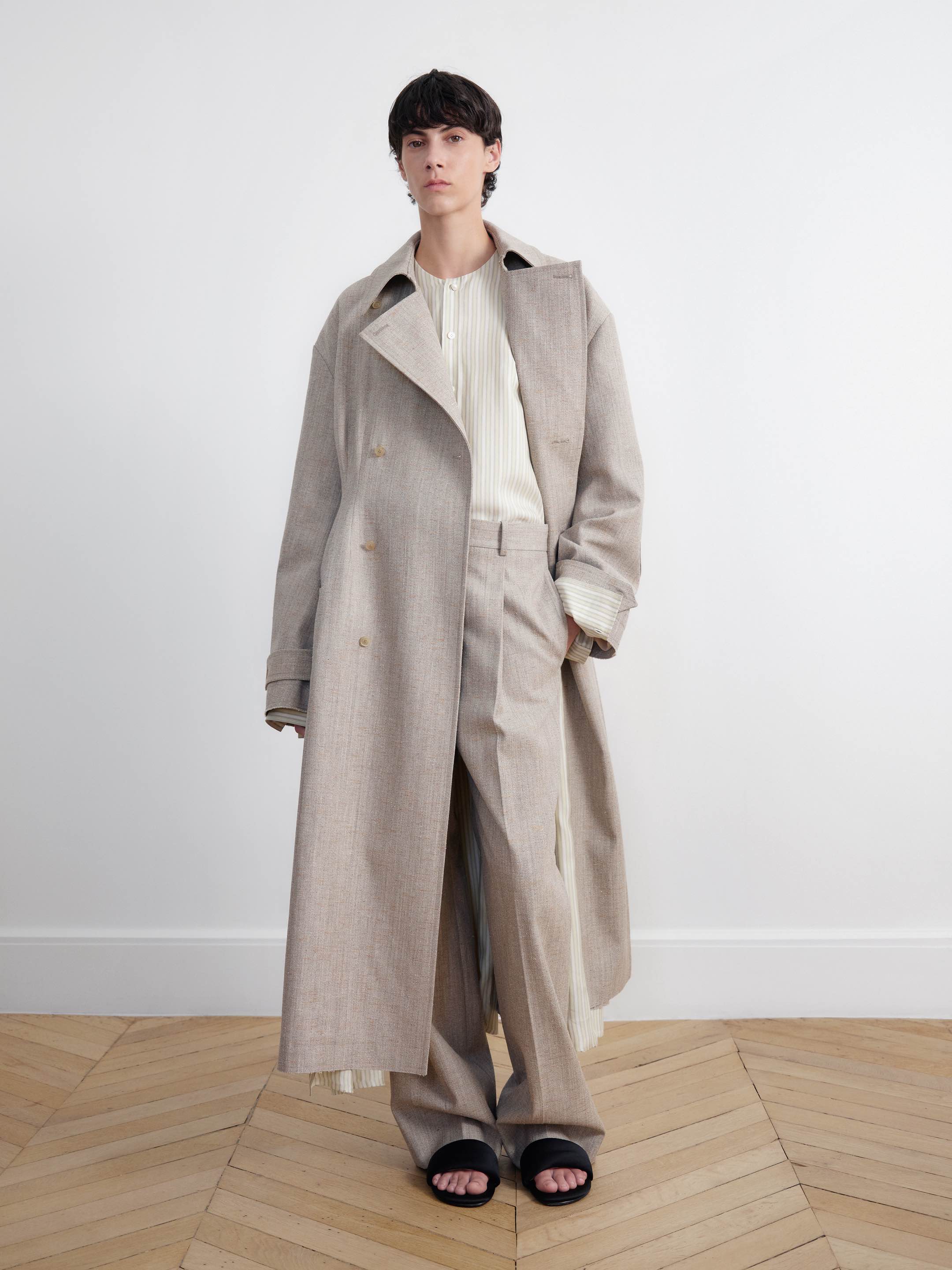 Crybaby特展在上海“柔软”启幕,雅诗兰黛发布全新“胶原建模”精华|是日美好事物|界面新闻 · 时尚