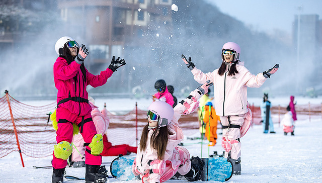 盘前机会前瞻|中国冰雪经济报告发布，2025年市场规模将破万亿，这几家公司深度布局冰雪产业值得关注（附概念股）