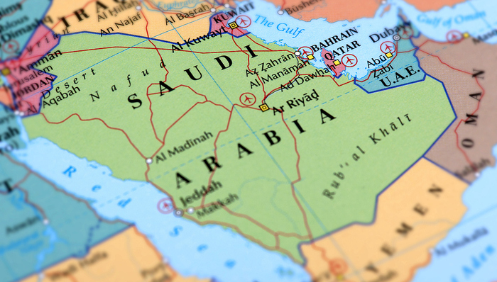 沙特空袭也门南方过渡委员会据点，后者受阿联酋支持