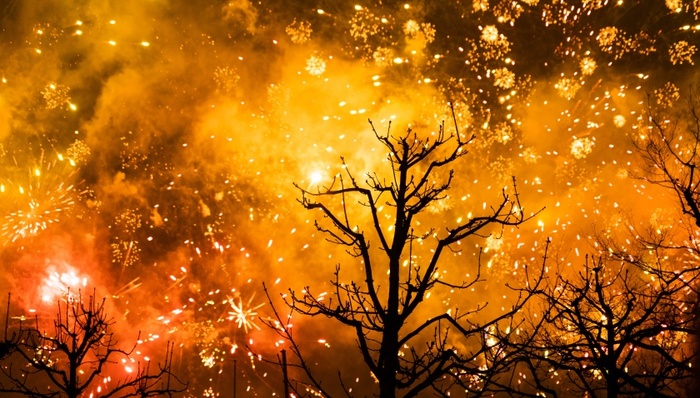 成都调整烟花爆竹管理政策：8县市部分区域春节可限时燃放