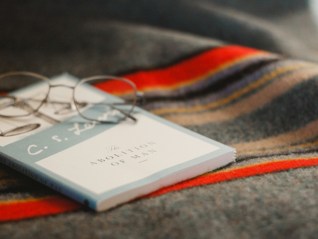 消失的读者，消失的作家｜2025文学盘点