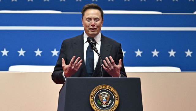 “星际之门”5000亿美元投资遭质疑，马斯克：软银其实没有那么多钱