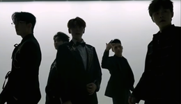 “零零后”勇闯团播的机会不多了