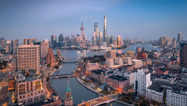 2025上海楼市：豪宅独当一面，年底再现“日光”盘