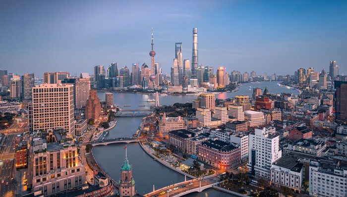 2025上海楼市：豪宅独当一面，年底再现“日光”盘