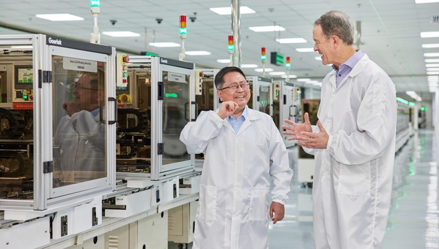 苹果COO走访三家中国供应商，这次的重点是智能制造