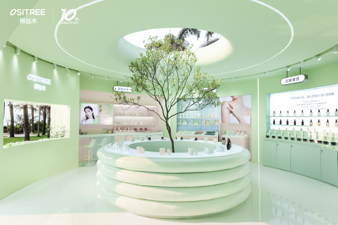 抖音“黑马”柳丝木靠50元的主力产品，一年卖出15亿