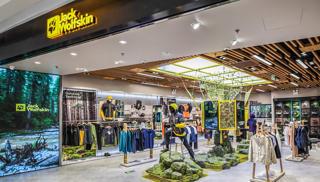 安踏收购狼爪，展露进攻中国大众户外市场野心