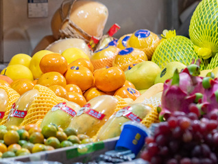 洪九果品暴雷拖累供应商，“水果第一股”因何坠落