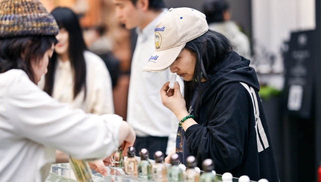 国货香水大战白热化：仿香、比价、下沉