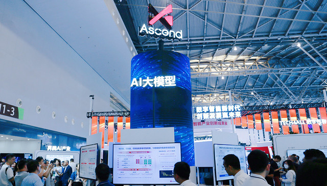 模型推理推动算力需求百倍增长，国产厂商如何进行AI基建？