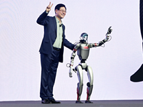 不想只做硬件商的联想，推出超级智能体