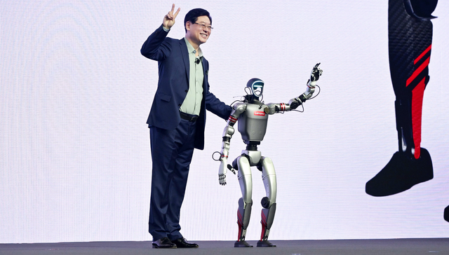 不想只做硬件商的联想，推出超级智能体