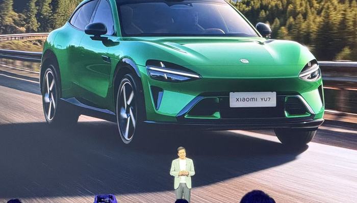 小米继续推进“人车家全生态”，一次性发布首款SUV、AI眼镜及第二代小折叠