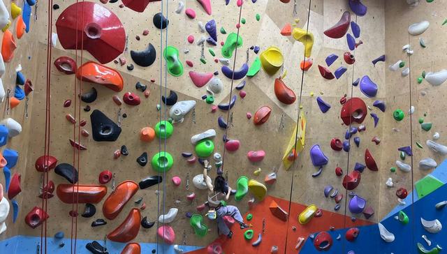 健身房不火了，京沪打工人涌入攀岩馆