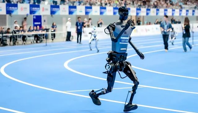 专访北京人形机器人创新中心唐剑：人形机器人产业落地必须“全自主”