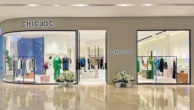 “淘女装”CHIC JOC线下开店踩刹车