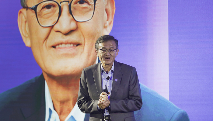 特朗普勒令陈立武立即下台，英特尔被迫卷入“CEO保卫战”