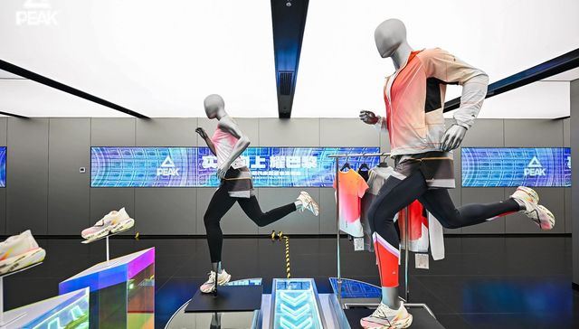 比安踏更早成立的匹克，为何裁员降薪失去了先机？