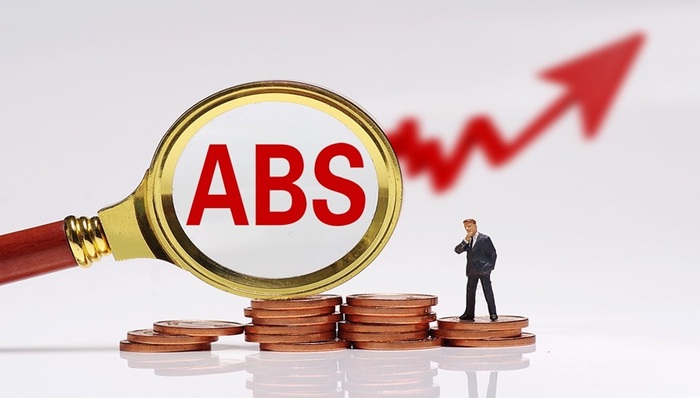 年内企业ABS发行规模破万亿元，公募基金两年内首次环比增持