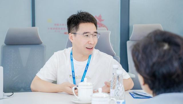 专访鱼泡直聘创始人周峰：离老大哥还差得远，但谁不想做第一？