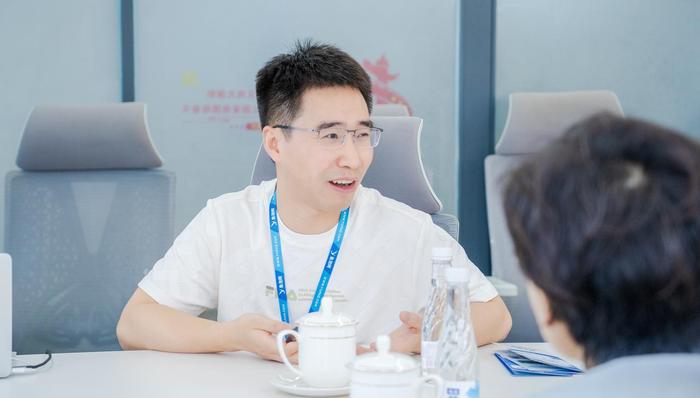 专访鱼泡直聘创始人周峰：离老大哥还差得远，但谁不想做第一？