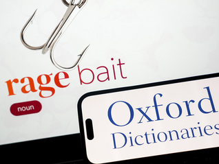 年度词汇满天飞，能经得起时间考验吗？丨文化周报