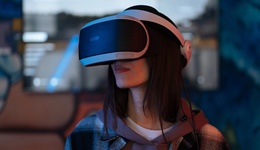 百款新品狂轰，百亿资金疯涌，十位创始人万字综述2025智能眼镜史