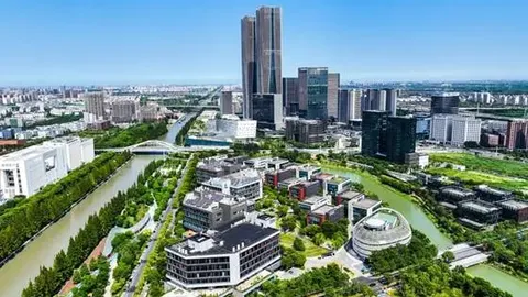 一座城市的长期主义：用产业生态撑起下一个技术支点