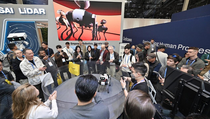 闪电快讯 ｜ 维他动力Vbot 超能机器狗亮相CES 全球版于二季度上市