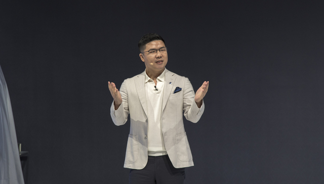 转发余承东智界V9预热微博，腾势前高管赵长江新动态引猜想