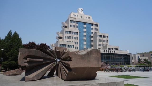 地方新闻精选 | 西安交大校友夫妻匿名捐赠1亿 北京提高产检费用报销标准