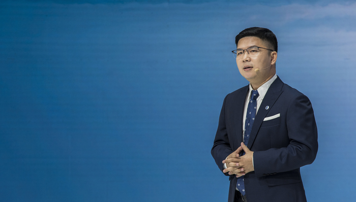 腾势前高管;赵长江;智界汽车;执行董事;执行副总裁