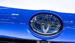 广汽丰田一记猛招，救了自家电动车