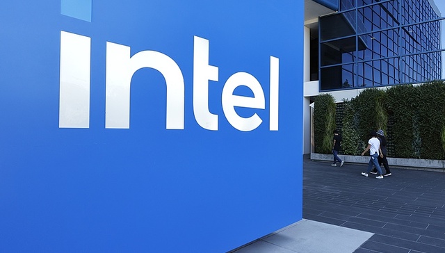 英特尔;股价涨超7%;突破近两年高点