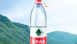 2025年包装水市场盘点：格局洗牌，渠道变革